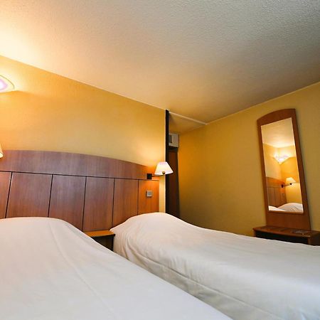 Kyriad Tarbes Odos Экстерьер фото