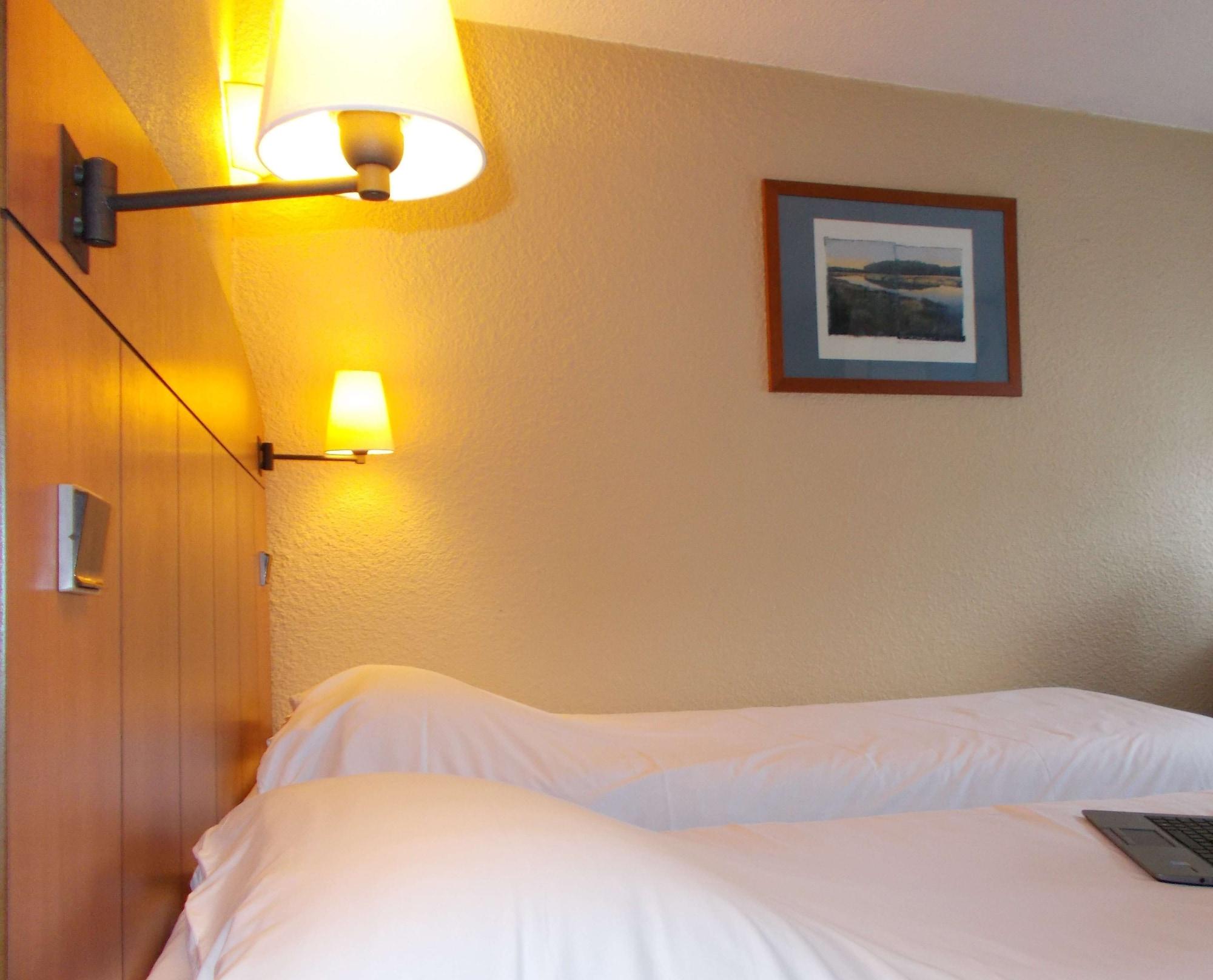 Kyriad Tarbes Odos Экстерьер фото