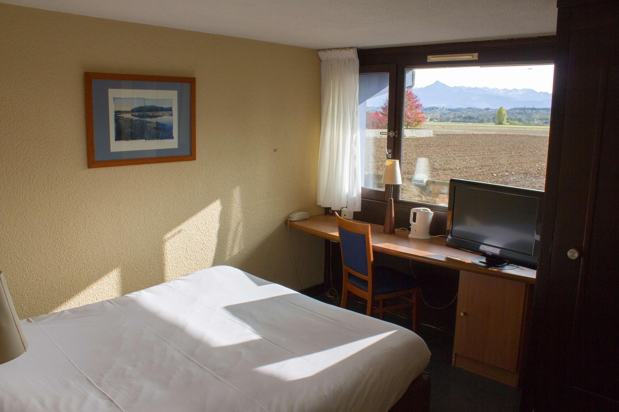 Kyriad Tarbes Odos Экстерьер фото