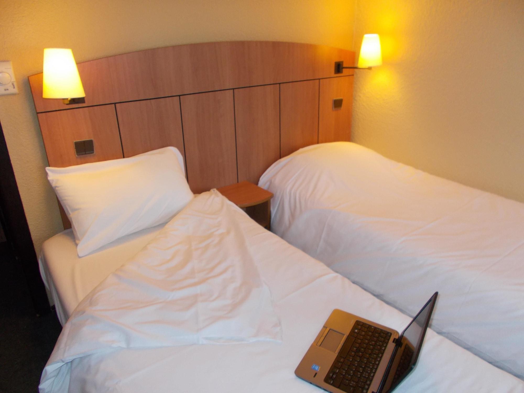 Kyriad Tarbes Odos Экстерьер фото