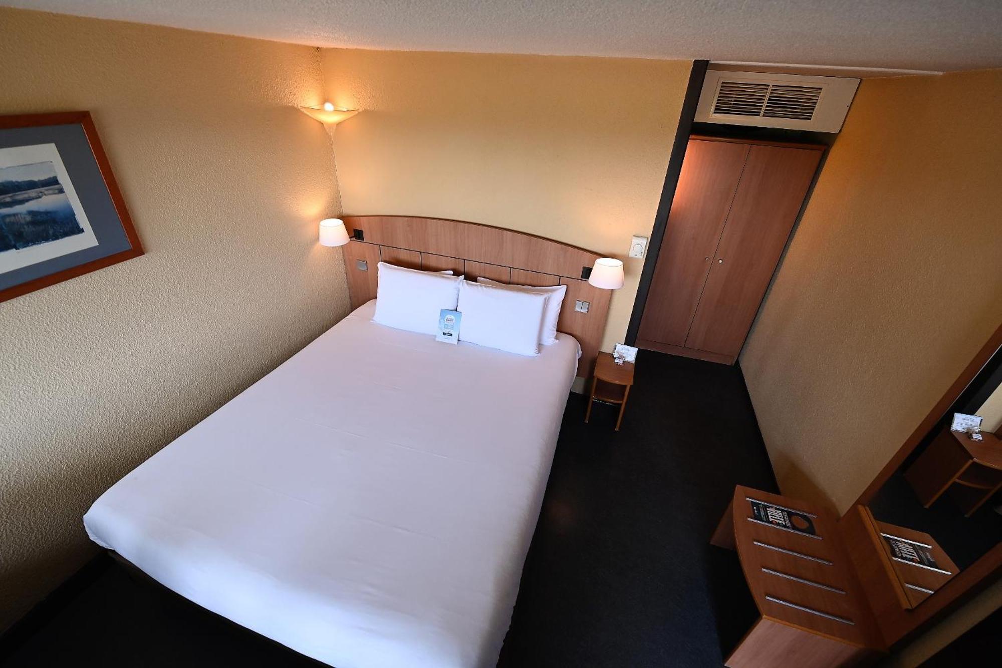 Kyriad Tarbes Odos Экстерьер фото